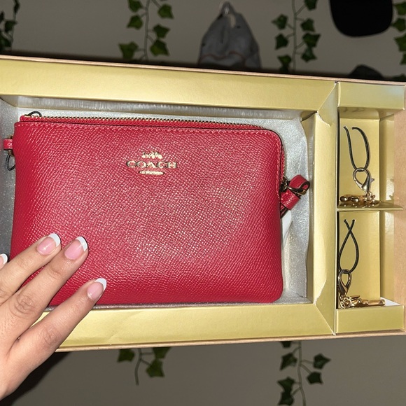 SOLD DO NOT BUY‼️‼️COACH red wristlet❤️ - Picture 1 of 4